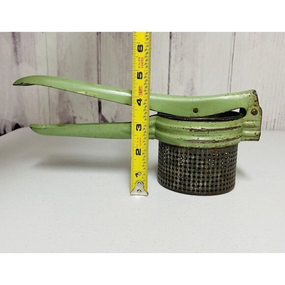 Rustic Vintage Retro Green Steel Handle Potato Masher Ricer Food Press Strainer - Picture 3 of 9